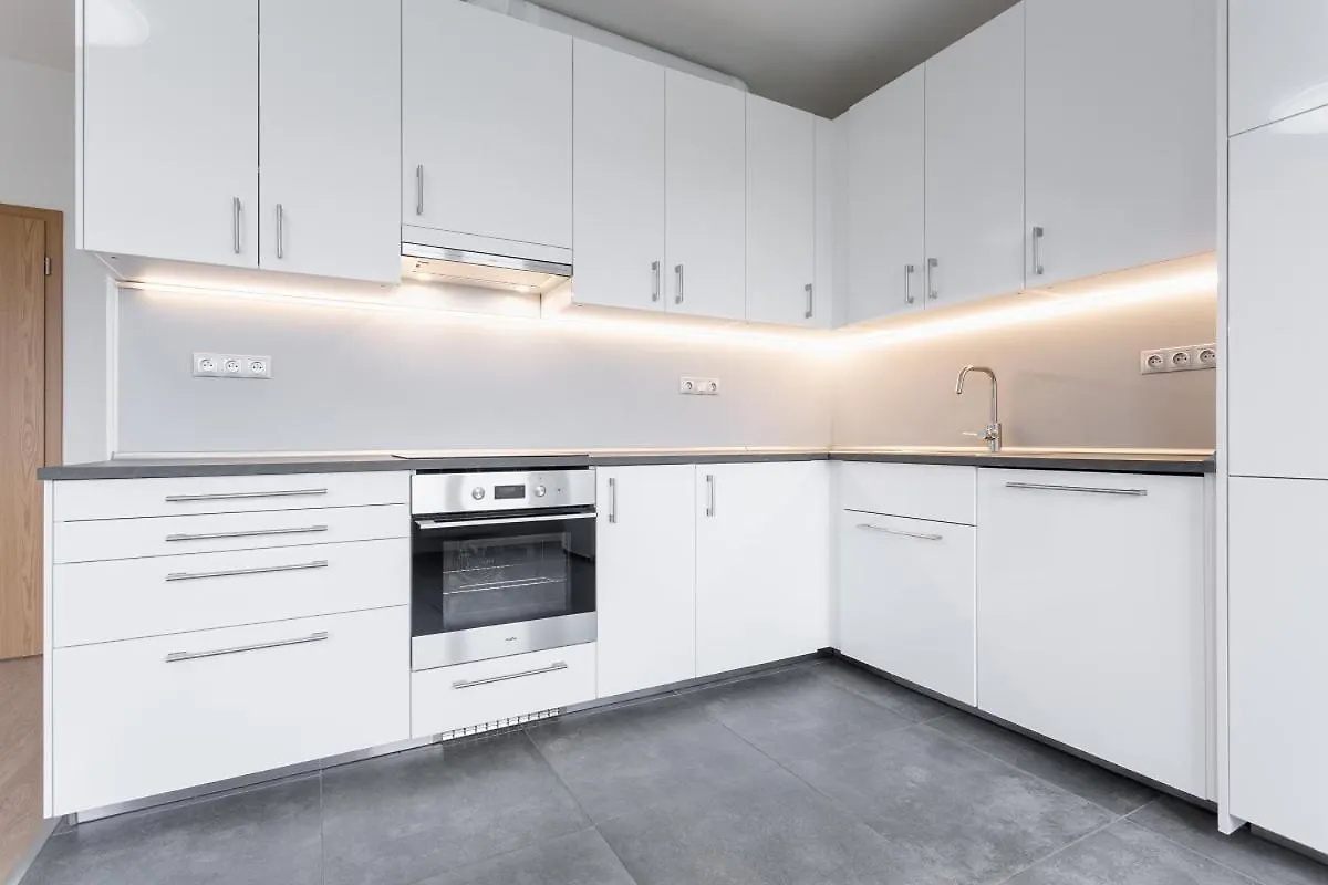 Apartment 96M2 Designer Apartment, Free Garage Parking Prague Czech Republic