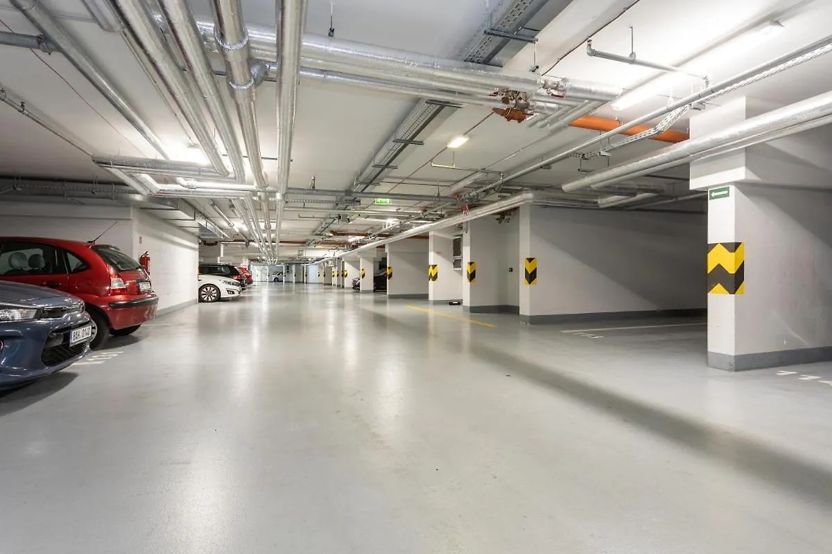 96M2 Designer Apartment, Free Garage Parking Prague